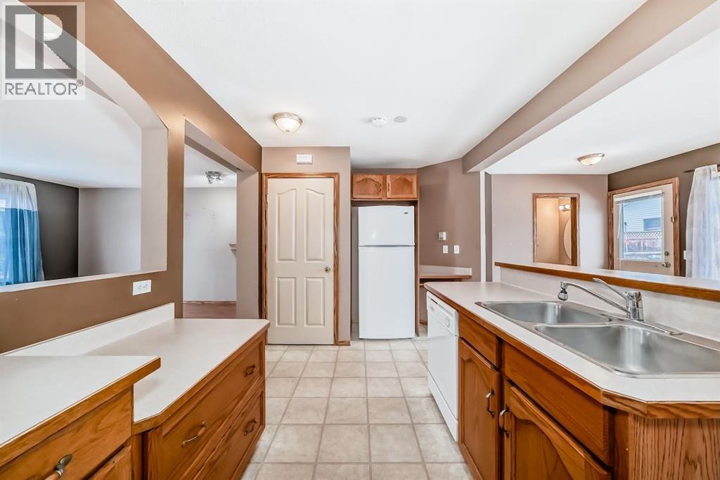 11 Coventry Link NE, Calgary, Alberta  T3K 5H6 - Photo 11 - A2299576