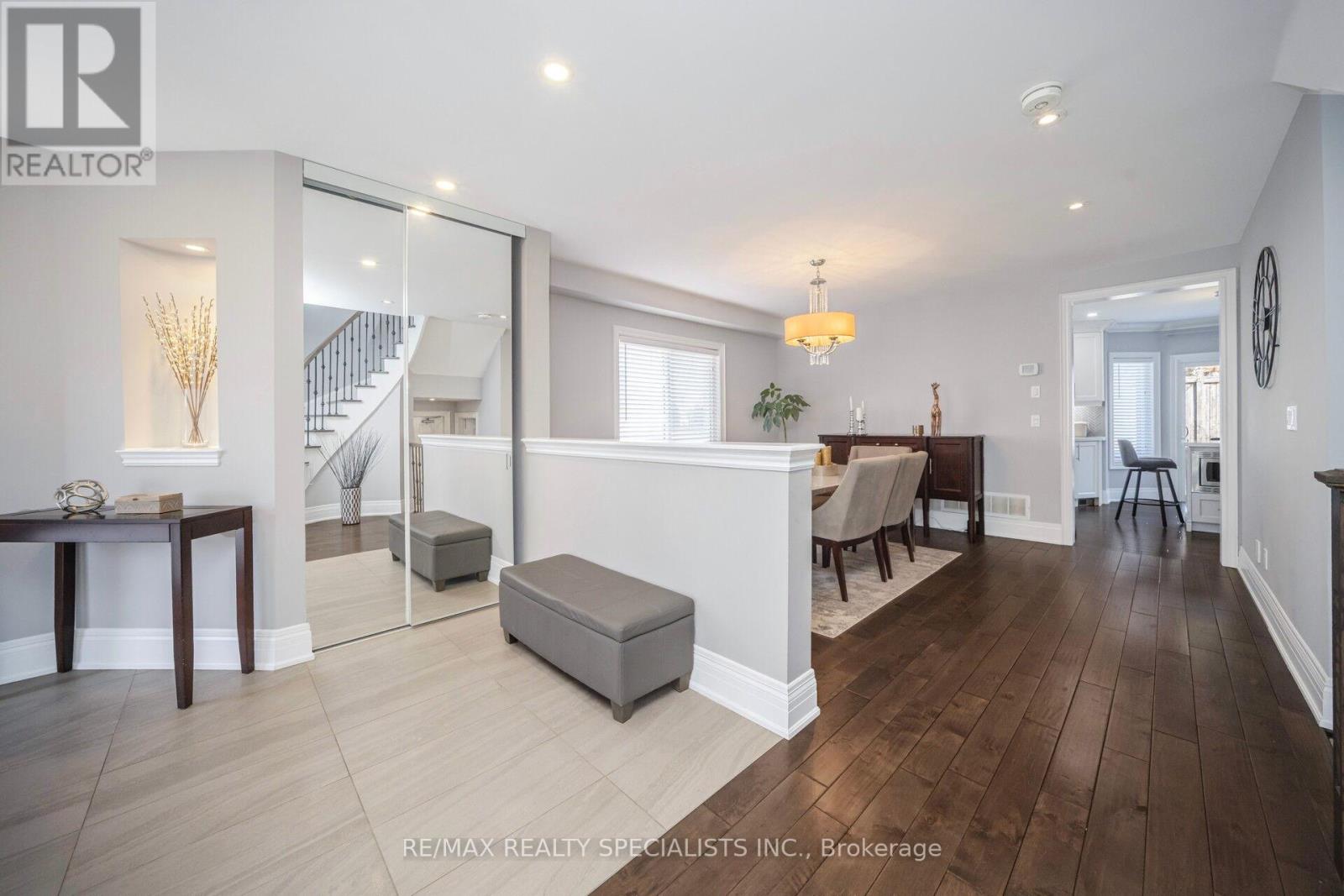 44 Dunvegan Crescent, Brampton, Ontario  L7A 2Y2 - Photo 10 - W12985470