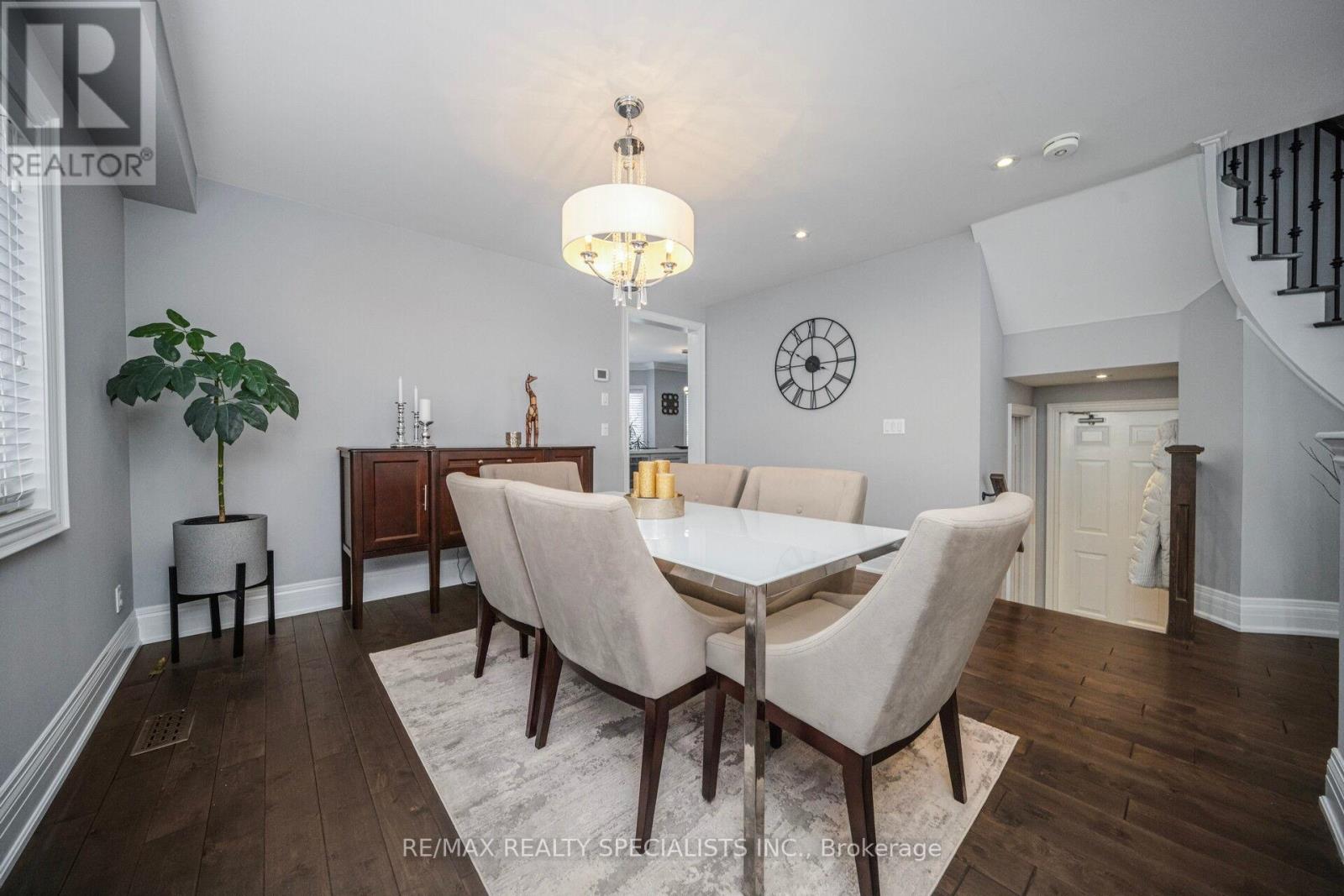 44 Dunvegan Crescent, Brampton, Ontario  L7A 2Y2 - Photo 12 - W12985470