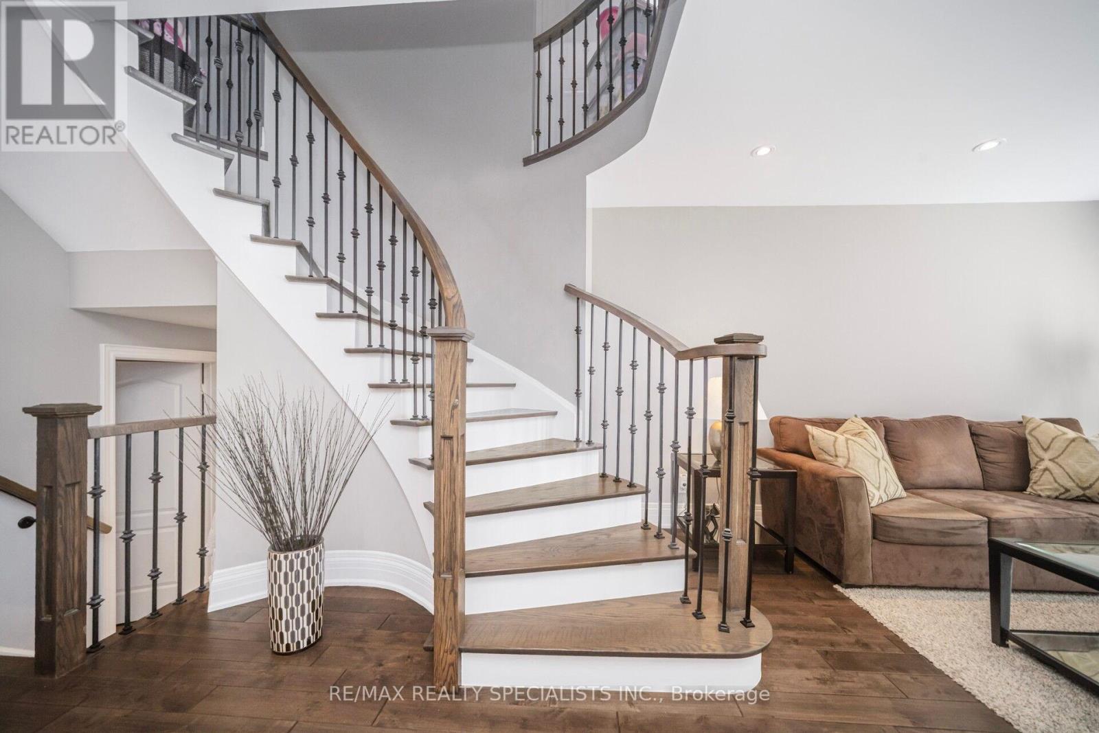 44 Dunvegan Crescent, Brampton, Ontario  L7A 2Y2 - Photo 25 - W12985470