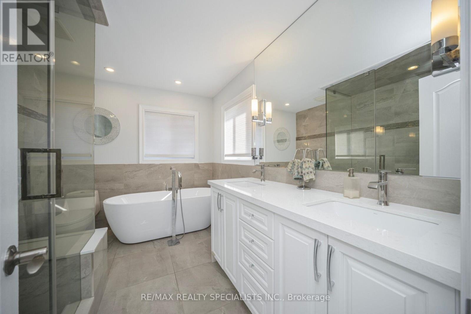 44 Dunvegan Crescent, Brampton, Ontario  L7A 2Y2 - Photo 33 - W12985470