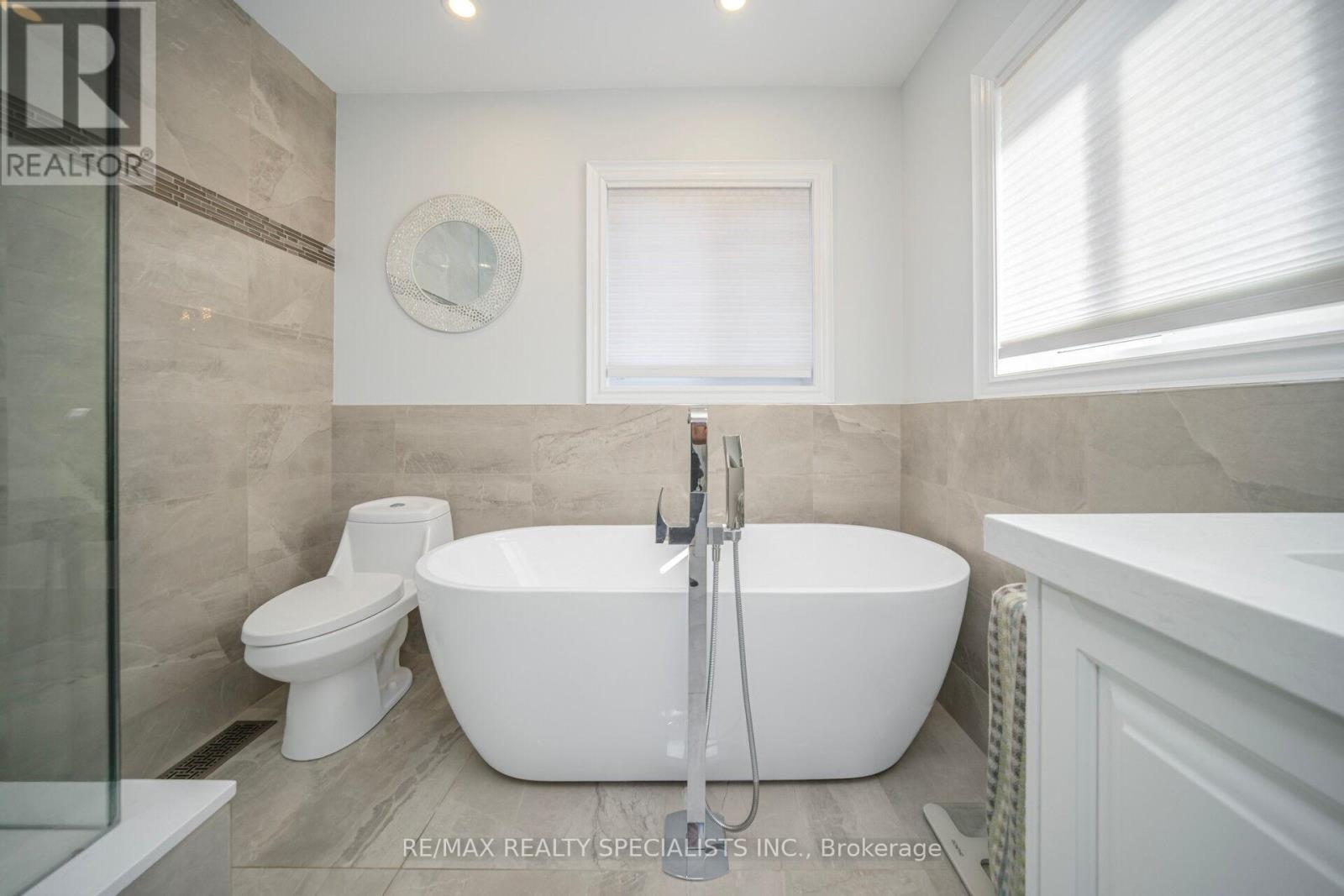 44 Dunvegan Crescent, Brampton, Ontario  L7A 2Y2 - Photo 34 - W12985470