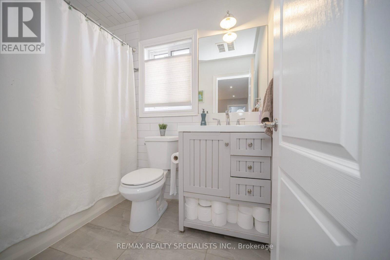 44 Dunvegan Crescent, Brampton, Ontario  L7A 2Y2 - Photo 43 - W12985470