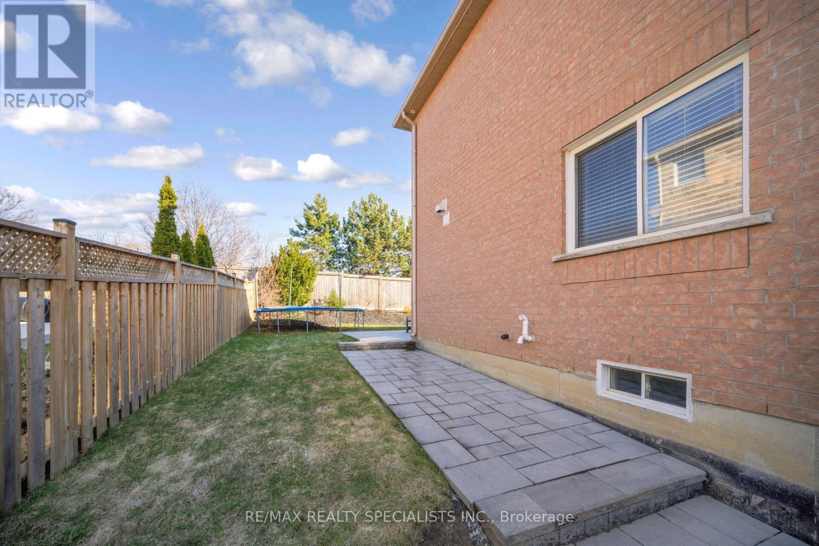 44 Dunvegan Crescent, Brampton, Ontario  L7A 2Y2 - Photo 47 - W12985470