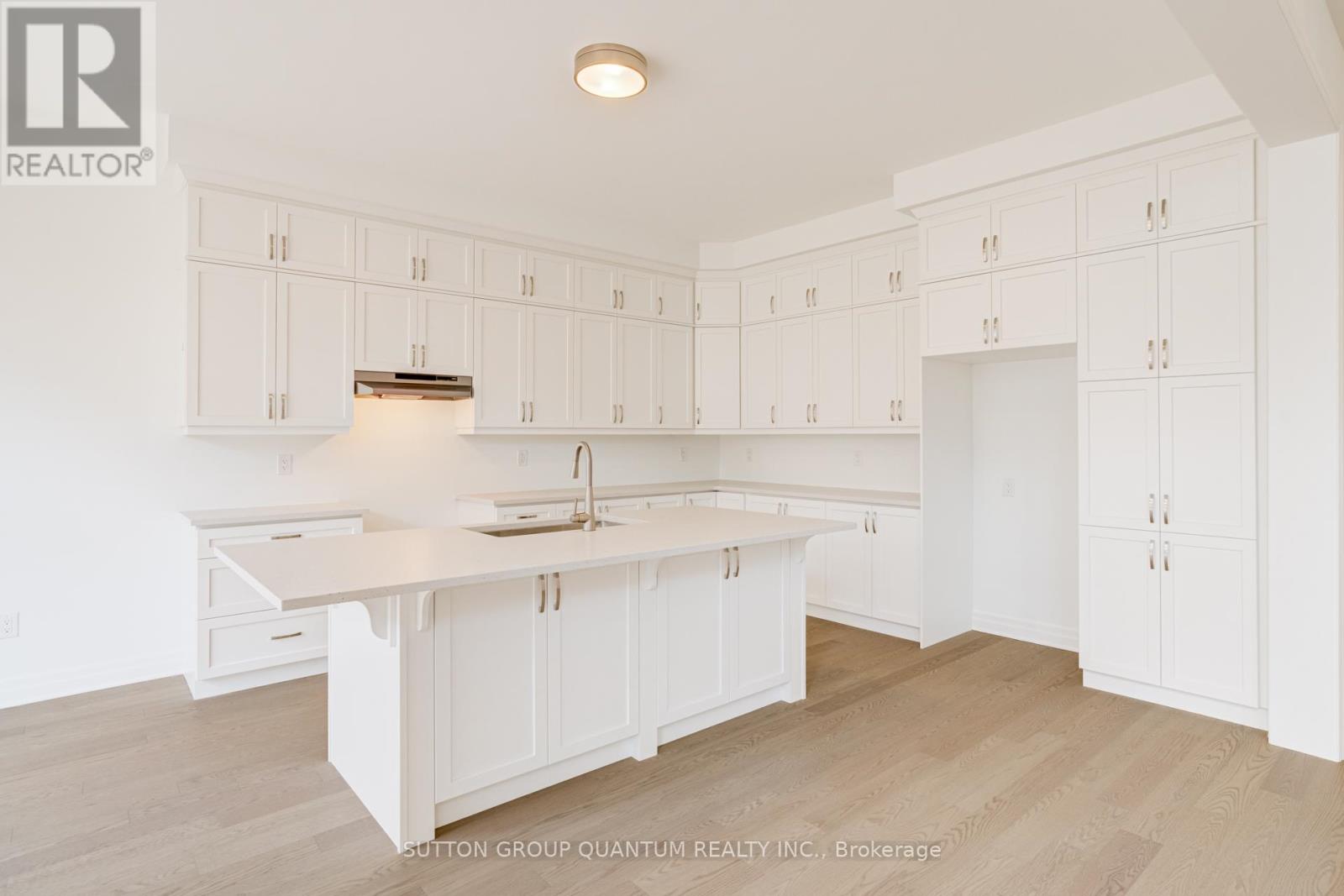 3306 Wolverine Path, Oakville, Ontario  L6H 8B1 - Photo 14 - W12985490