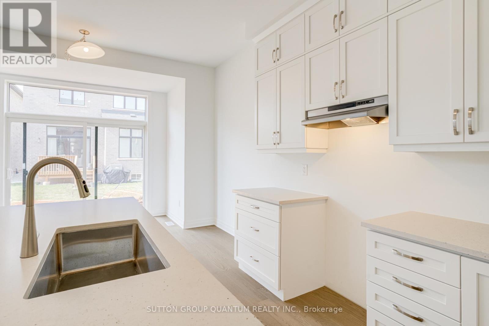 3306 Wolverine Path, Oakville, Ontario  L6H 8B1 - Photo 15 - W12985490