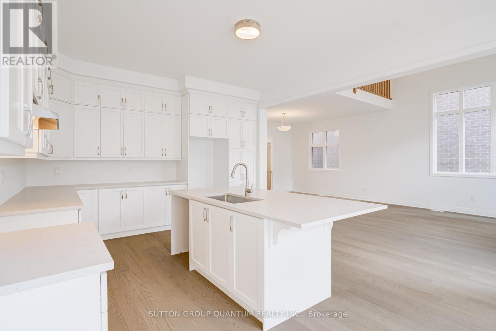 3306 Wolverine Path, Oakville, Ontario  L6H 8B1 - Photo 17 - W12985490