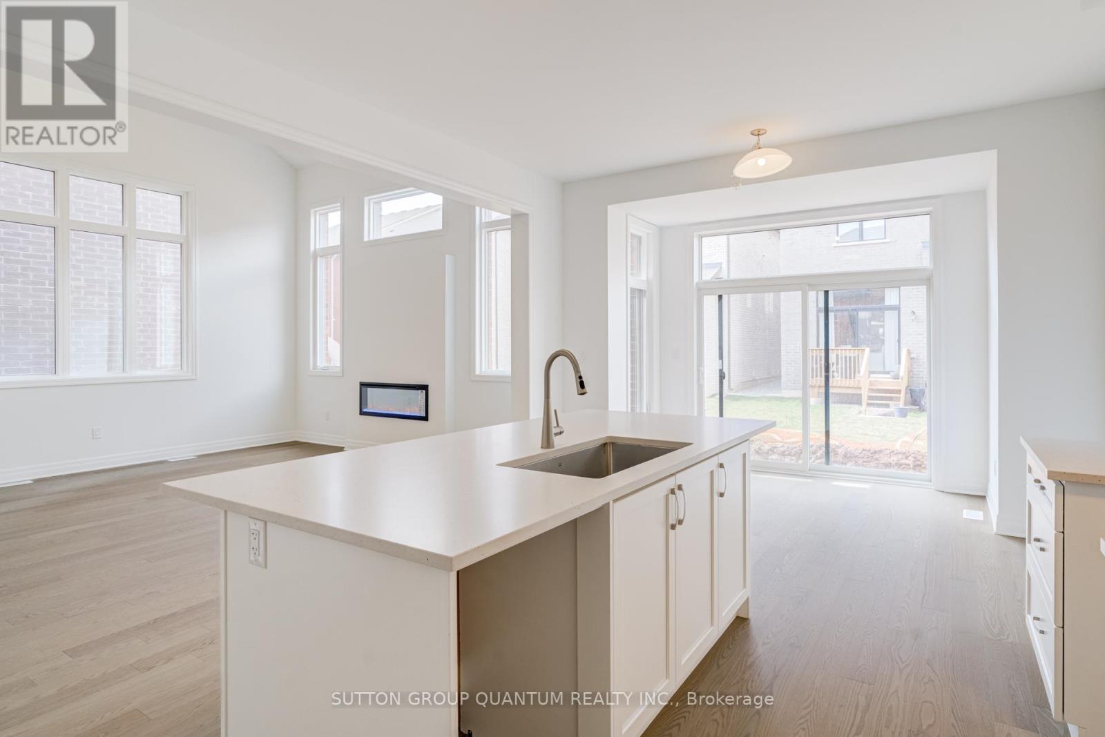 3306 Wolverine Path, Oakville, Ontario  L6H 8B1 - Photo 18 - W12985490