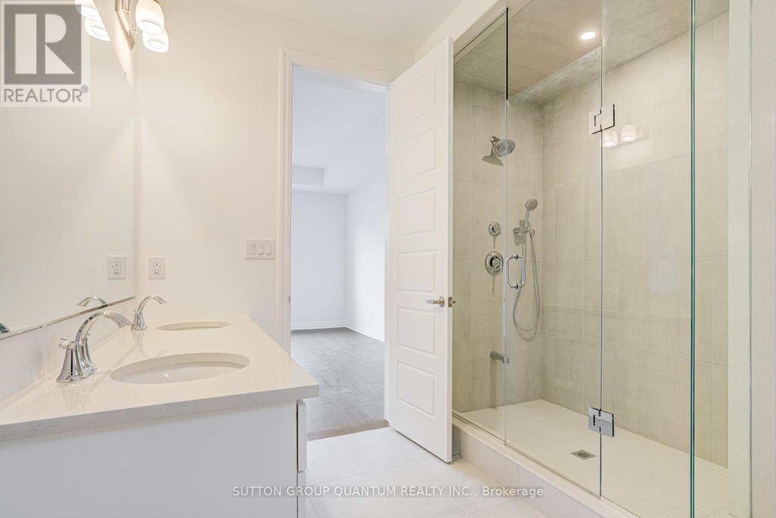 3306 Wolverine Path, Oakville, Ontario  L6H 8B1 - Photo 32 - W12985490