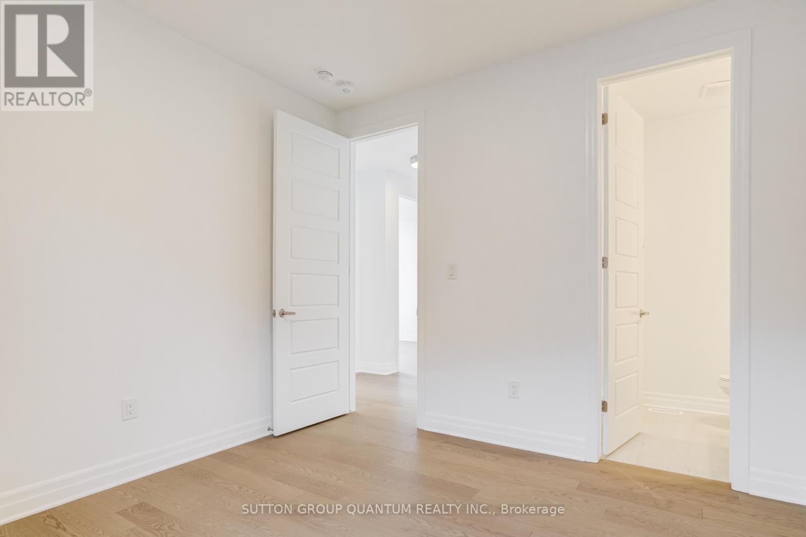 3306 Wolverine Path, Oakville, Ontario  L6H 8B1 - Photo 35 - W12985490