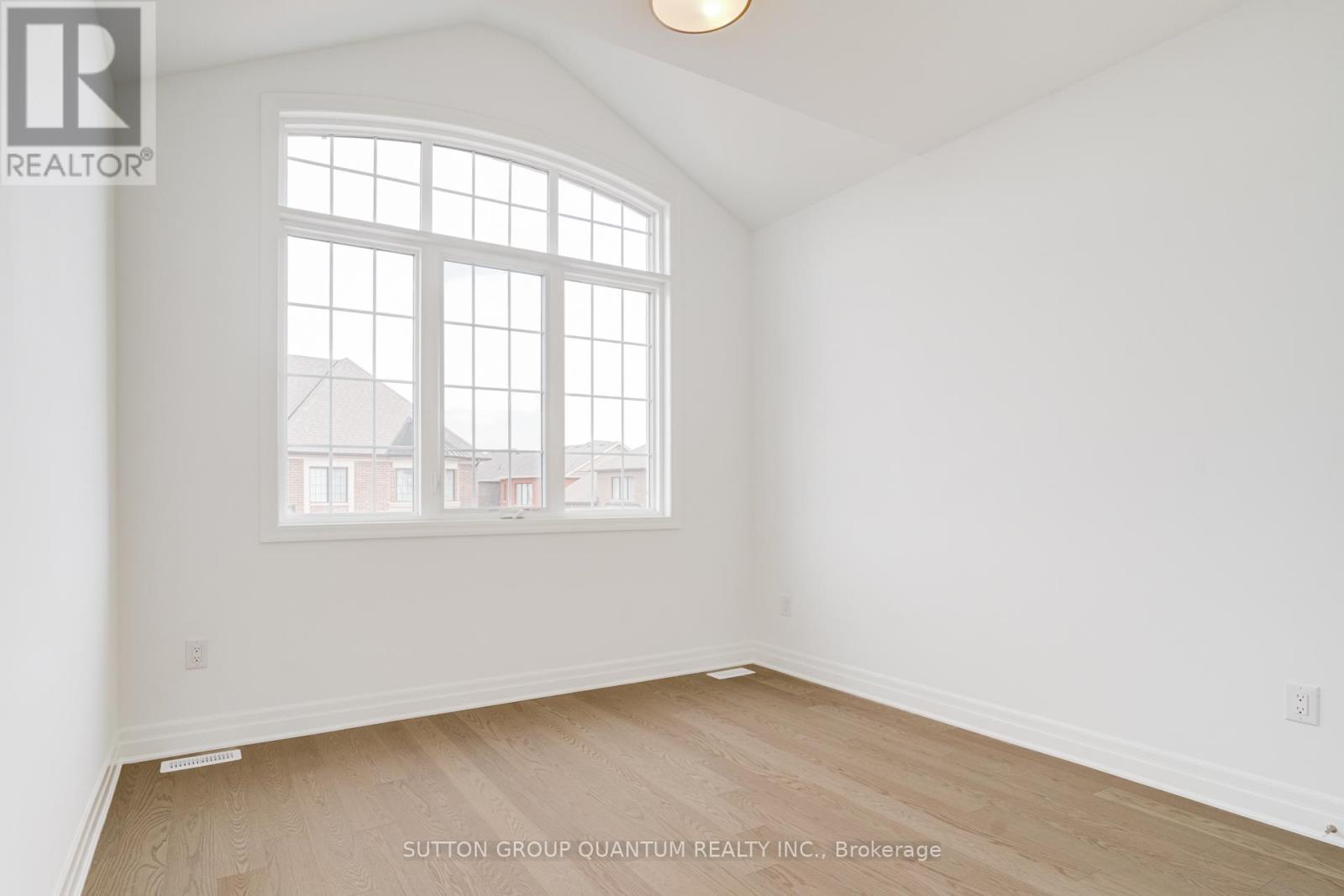 3306 Wolverine Path, Oakville, Ontario  L6H 8B1 - Photo 40 - W12985490