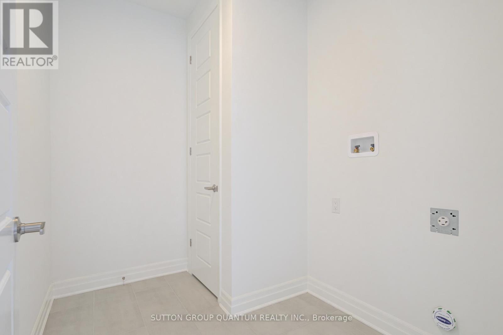 3306 Wolverine Path, Oakville, Ontario  L6H 8B1 - Photo 44 - W12985490