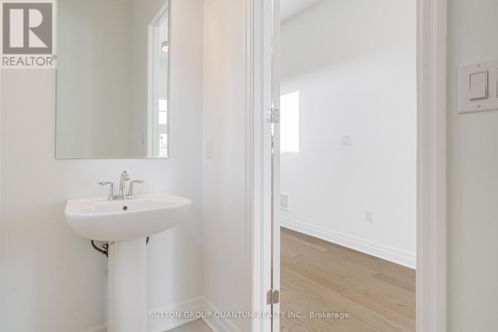 3306 Wolverine Path, Oakville, Ontario  L6H 8B1 - Photo 6 - W12985490