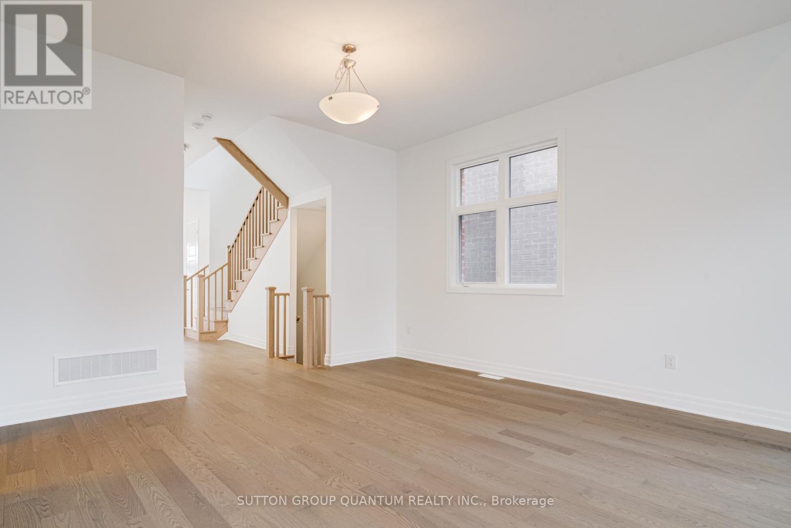 3306 Wolverine Path, Oakville, Ontario  L6H 8B1 - Photo 9 - W12985490