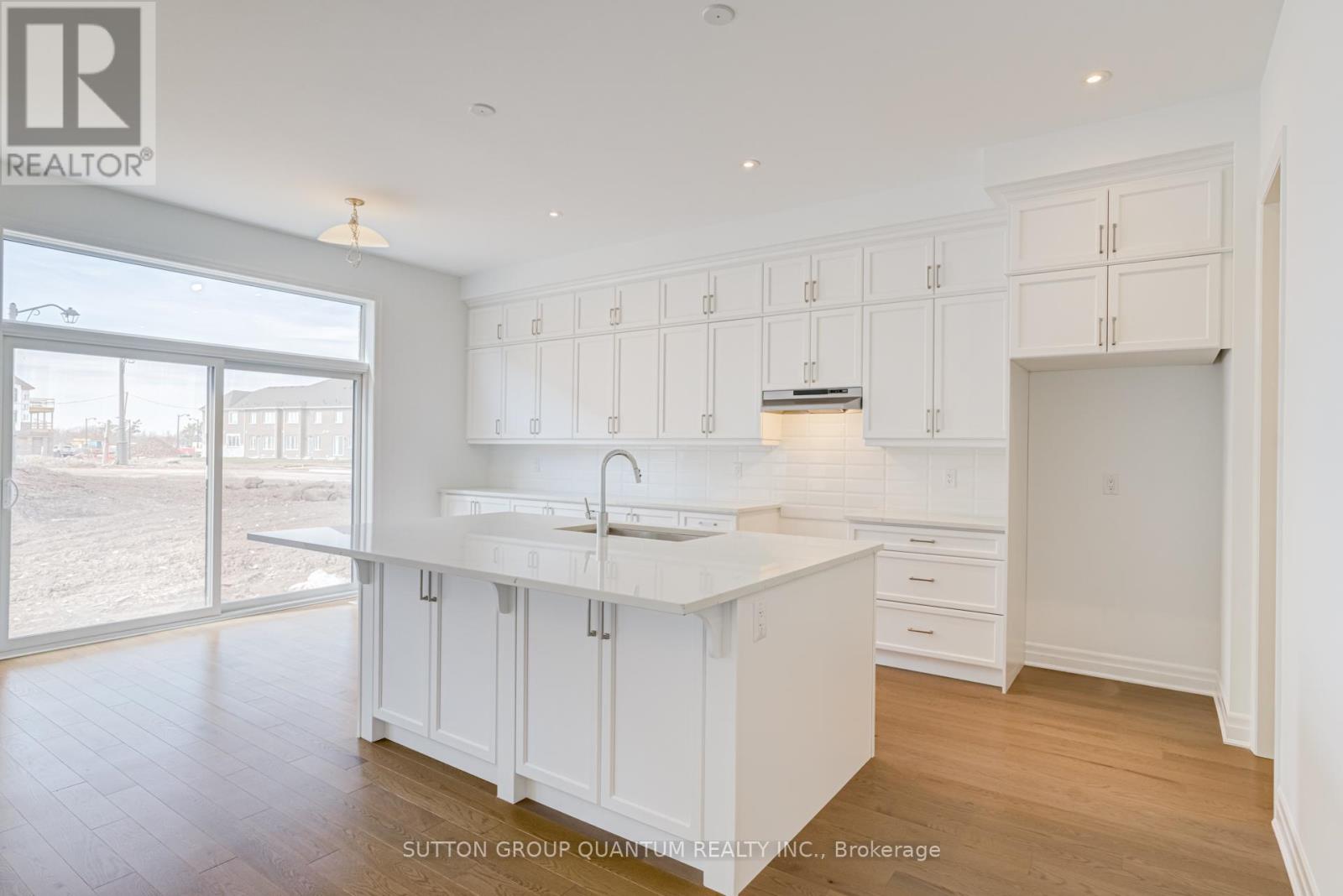 1259 Black Bear Trail, Oakville, Ontario  L6H 8B2 - Photo 14 - W12985498