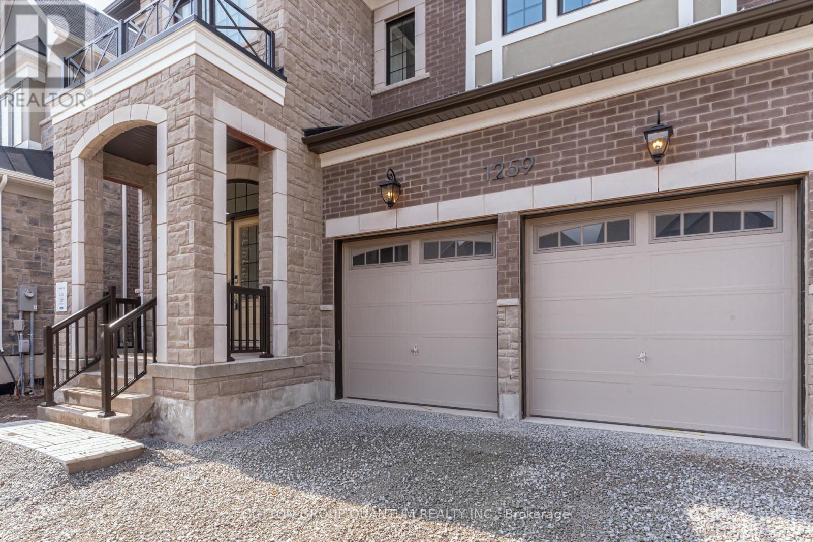 1259 Black Bear Trail, Oakville, Ontario  L6H 8B2 - Photo 3 - W12985498