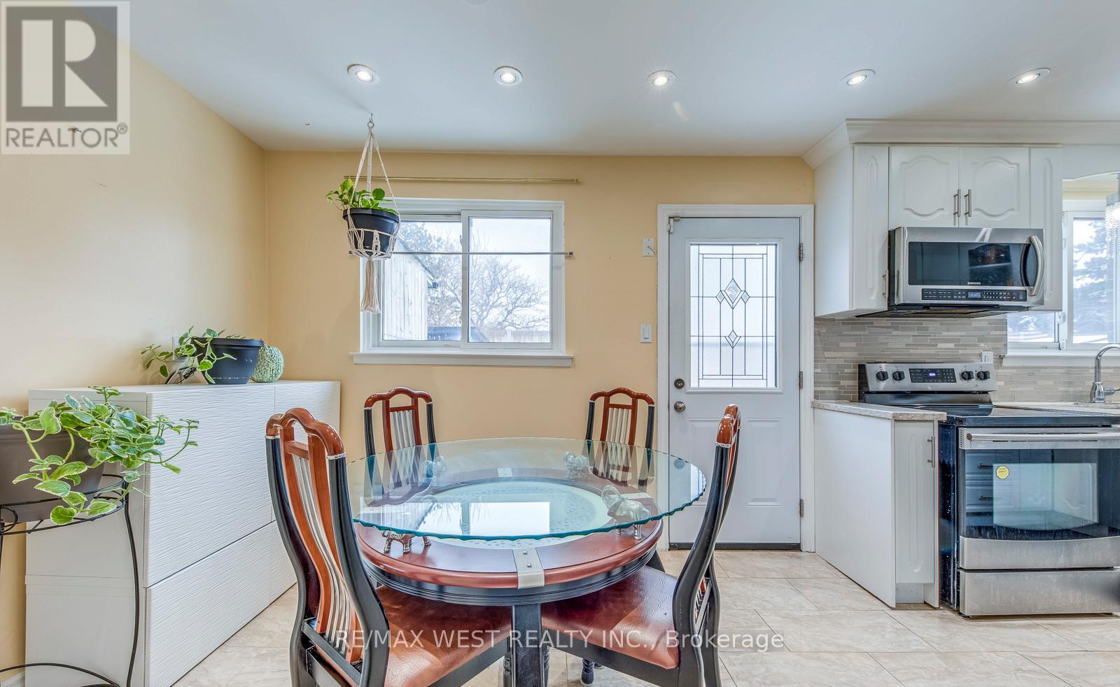 43 Flamingo Crescent, Brampton, Ontario  L6T 2G6 - Photo 18 - W12985500