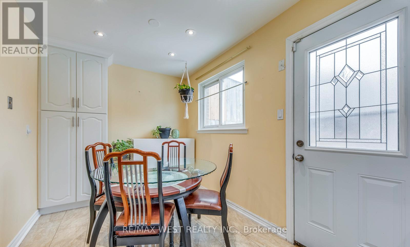 43 Flamingo Crescent, Brampton, Ontario  L6T 2G6 - Photo 19 - W12985500