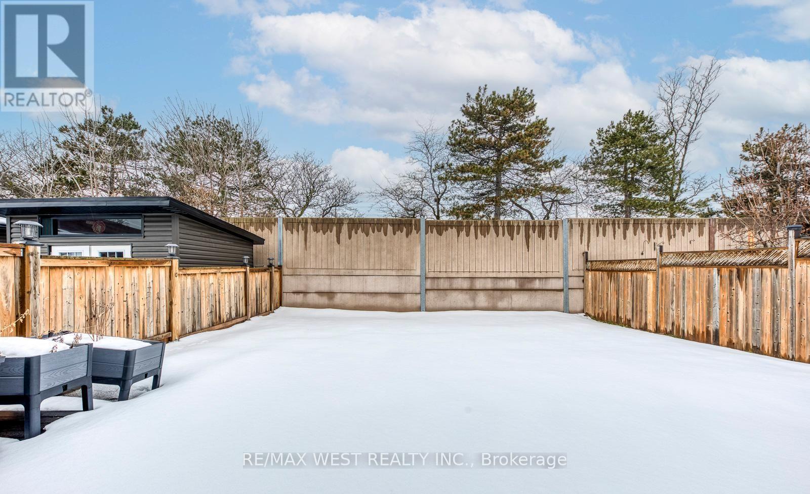 43 Flamingo Crescent, Brampton, Ontario  L6T 2G6 - Photo 36 - W12985500