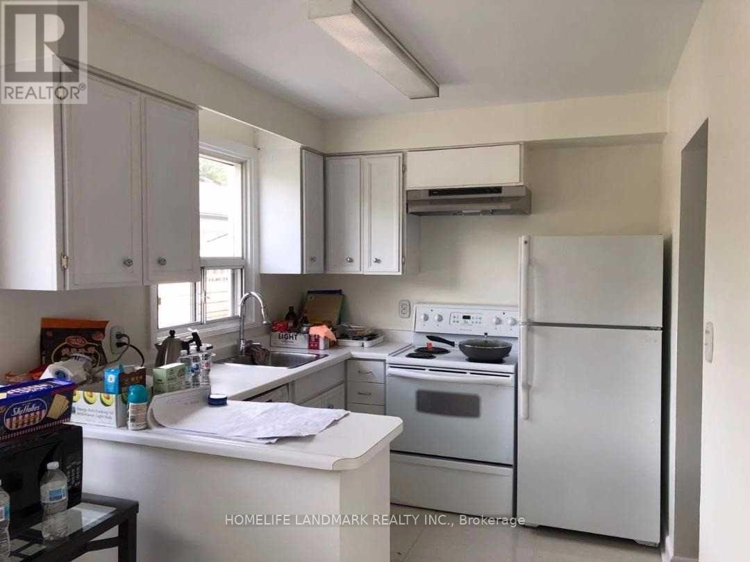 30 Joseph Street, Mississauga, Ontario L5M 1N9 - Photo 9 - W12985534