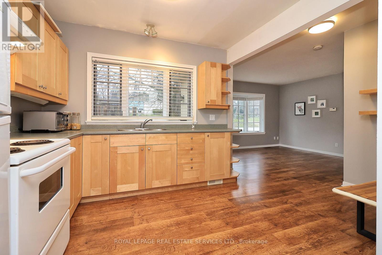 222 Alscot Crescent, Oakville, Ontario  L6J 4R4 - Photo 9 - W12985540