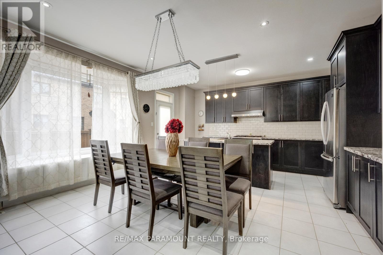 5 Ezra Crescent, Brampton, Ontario  L7A 5A6 - Photo 12 - W12985546