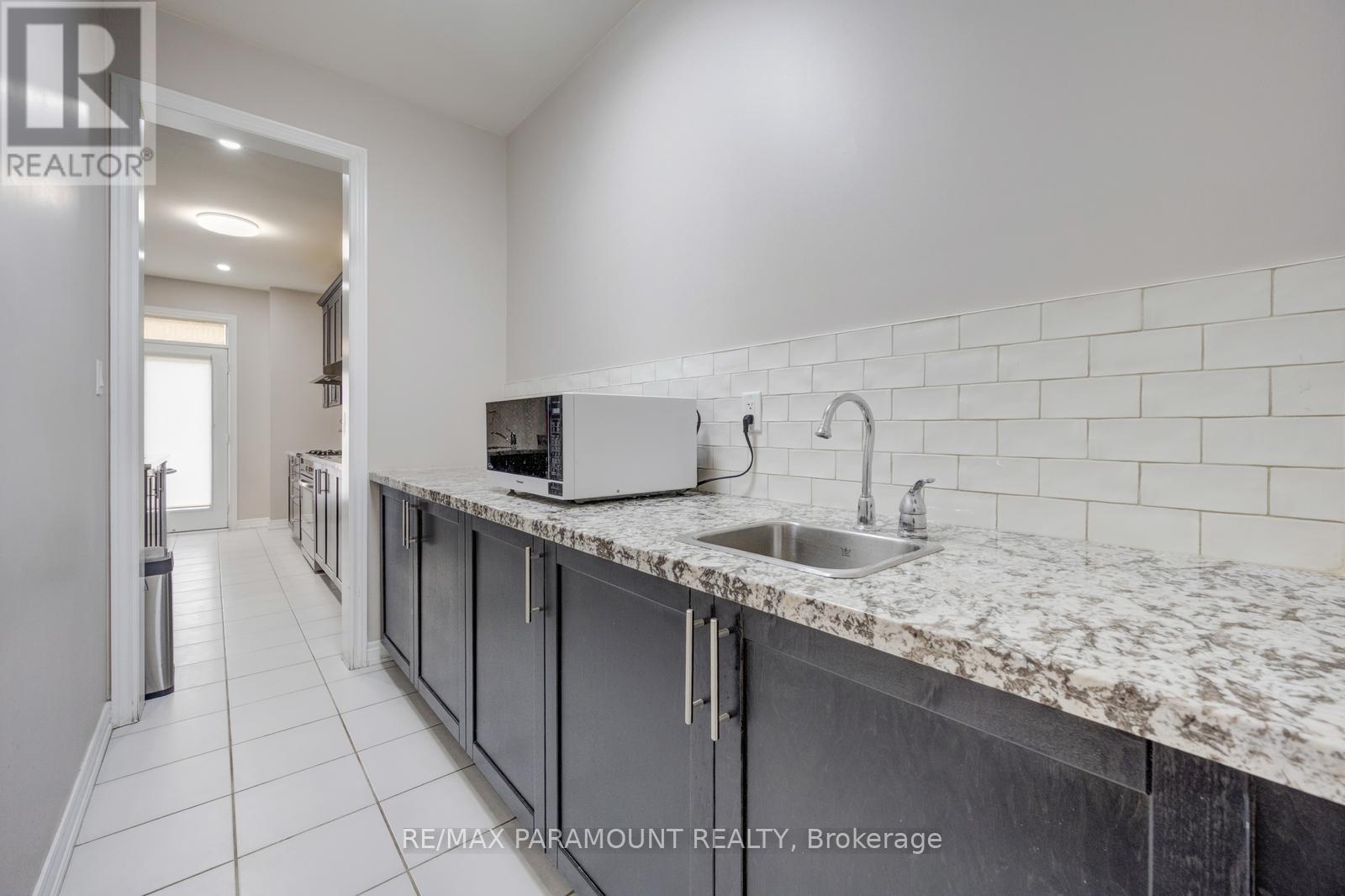 5 Ezra Crescent, Brampton, Ontario  L7A 5A6 - Photo 16 - W12985546