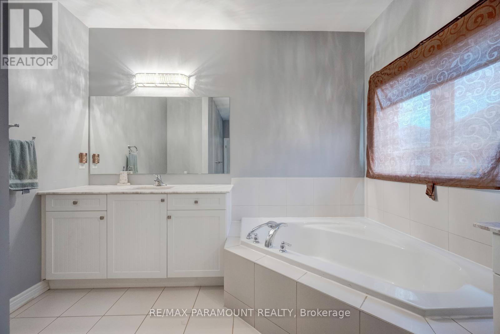 5 Ezra Crescent, Brampton, Ontario  L7A 5A6 - Photo 44 - W12985546