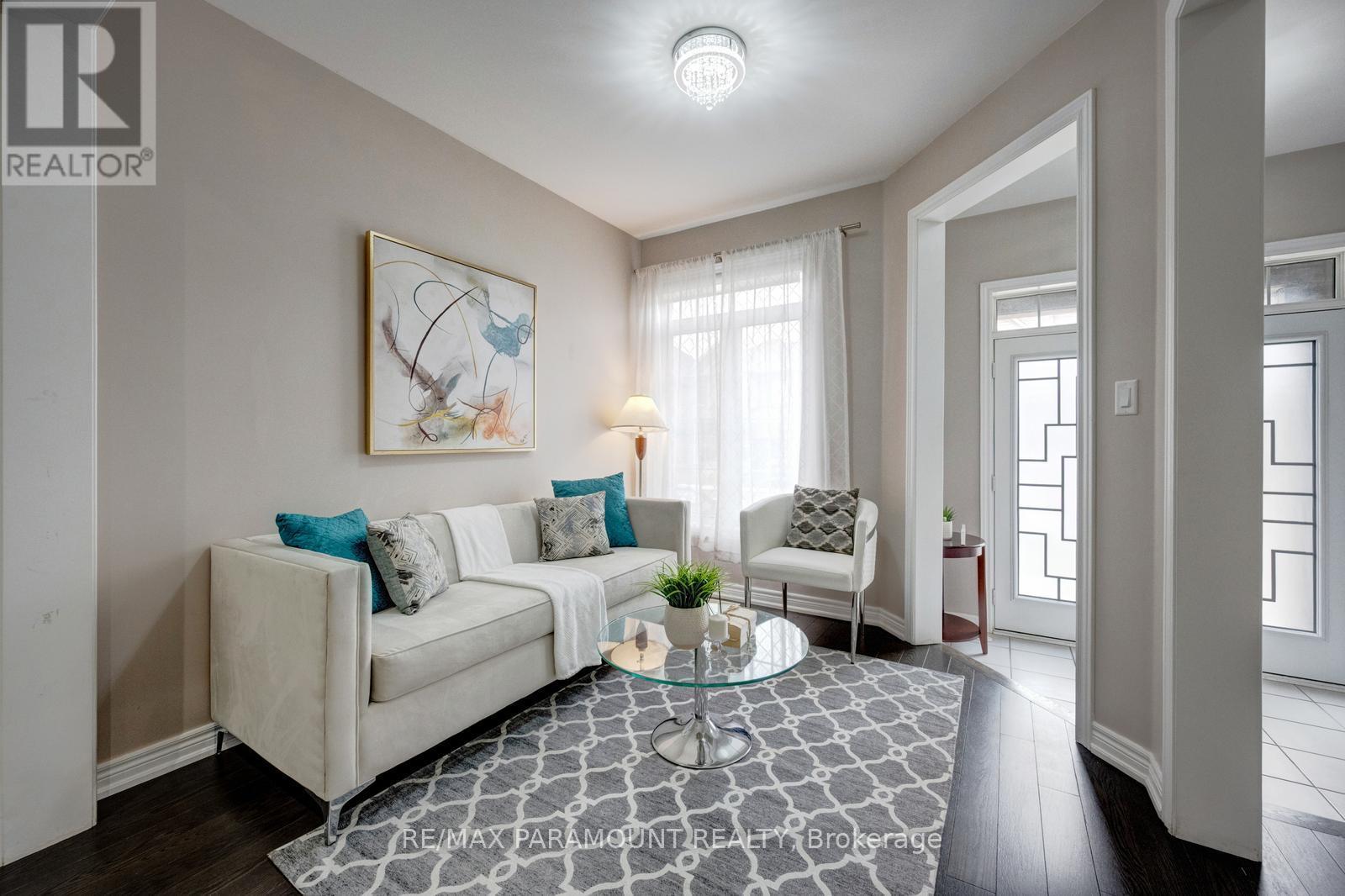 5 Ezra Crescent, Brampton, Ontario  L7A 5A6 - Photo 5 - W12985546