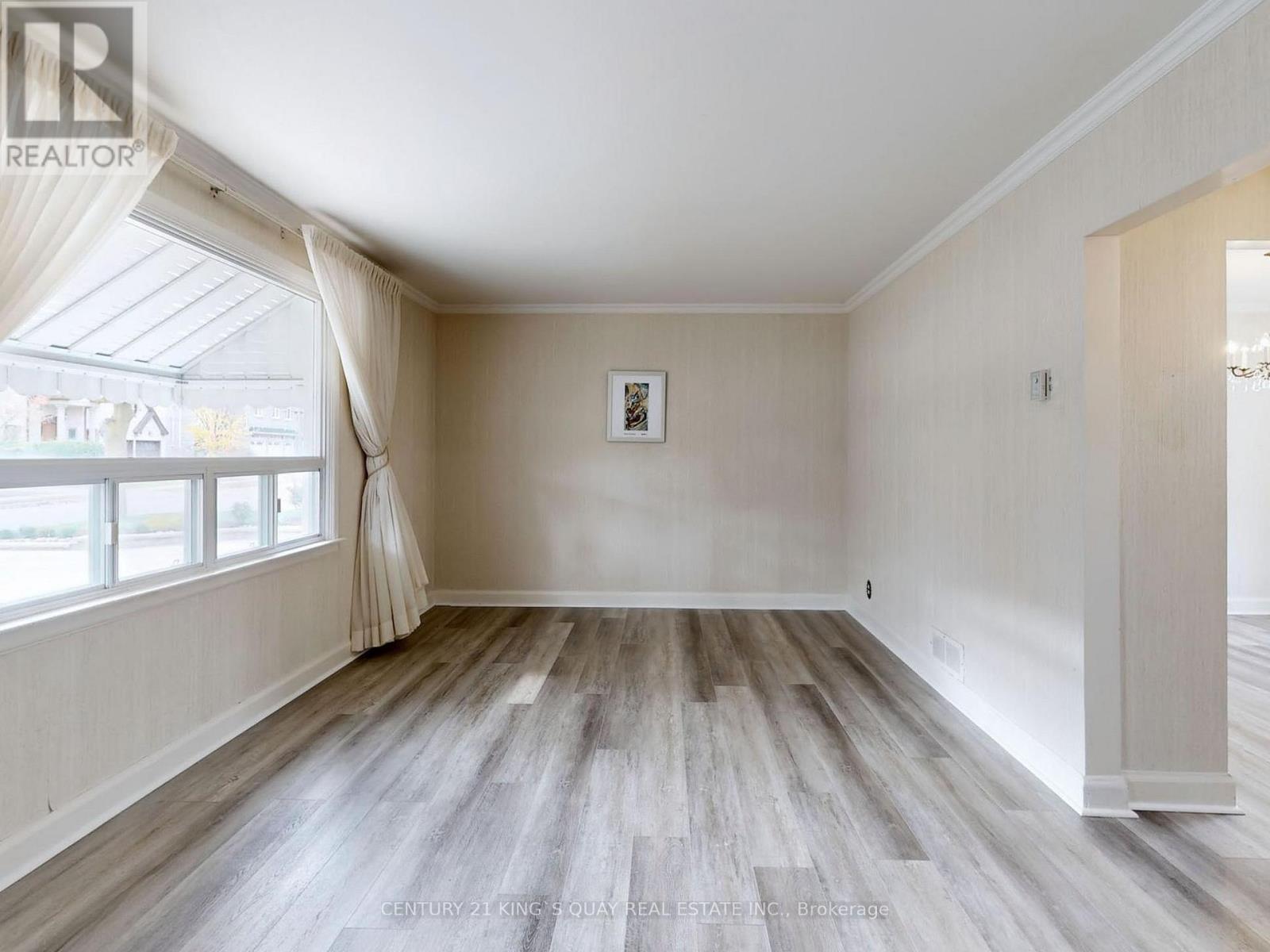 60 Northwood Drive, Toronto, Ontario  M2M 2K1 - Photo 5 - C12983340