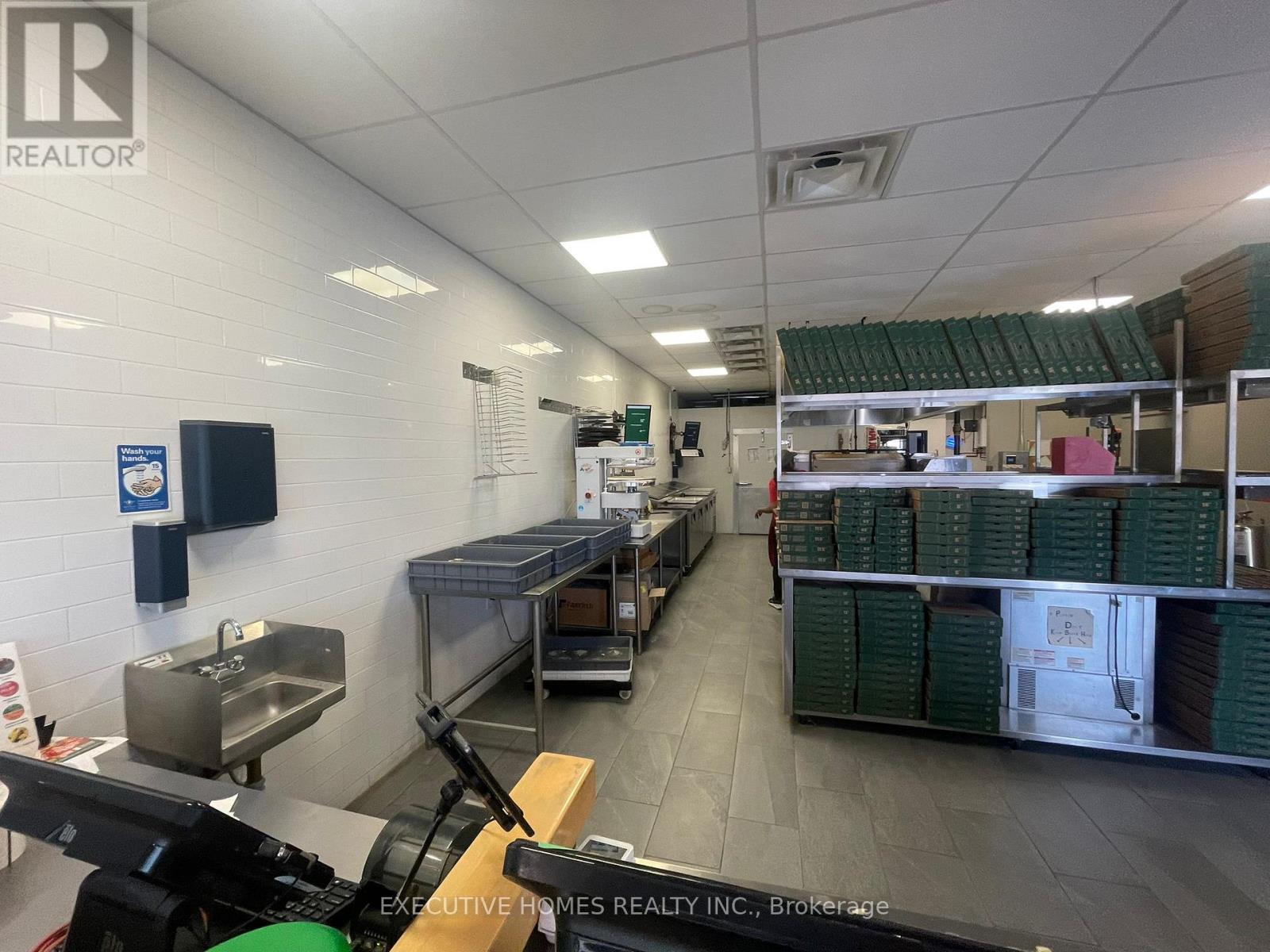 1060 Ontario Street, Stratford, Ontario  N5A 6Z3 - Photo 7 - X12985422