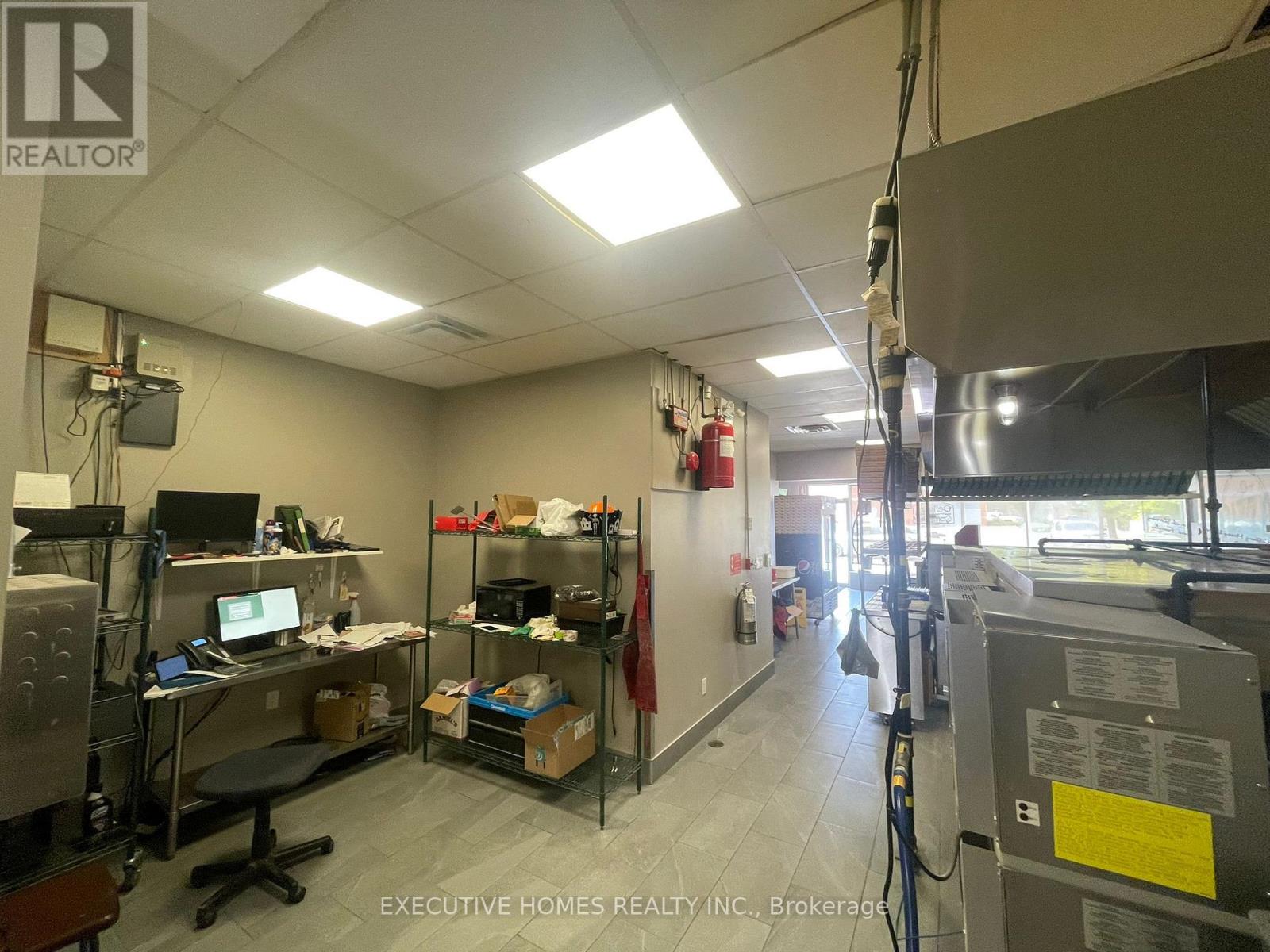 1060 Ontario Street, Stratford, Ontario  N5A 6Z3 - Photo 8 - X12985422