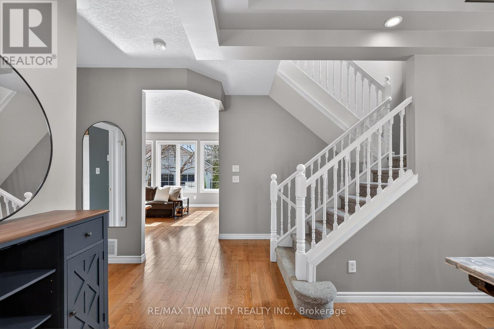 608 Bluenose Court, Waterloo, Ontario  N2K 4C5 - Photo 11 - X12985438