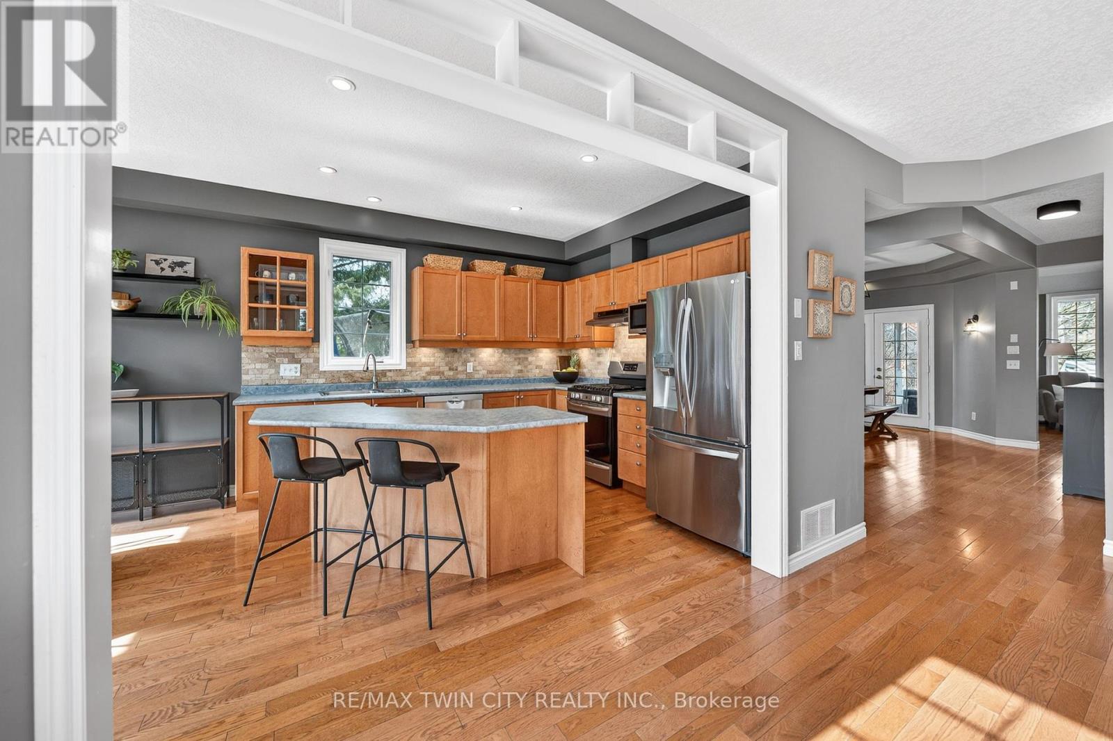 608 Bluenose Court, Waterloo, Ontario  N2K 4C5 - Photo 15 - X12985438