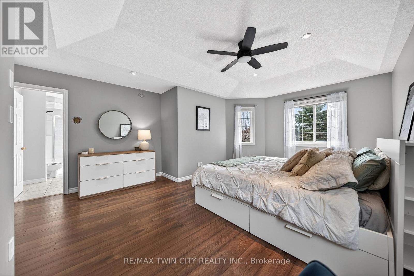 608 Bluenose Court, Waterloo, Ontario  N2K 4C5 - Photo 24 - X12985438