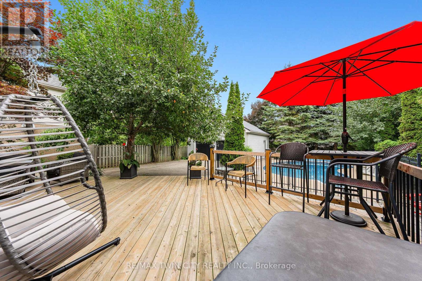 608 Bluenose Court, Waterloo, Ontario  N2K 4C5 - Photo 35 - X12985438