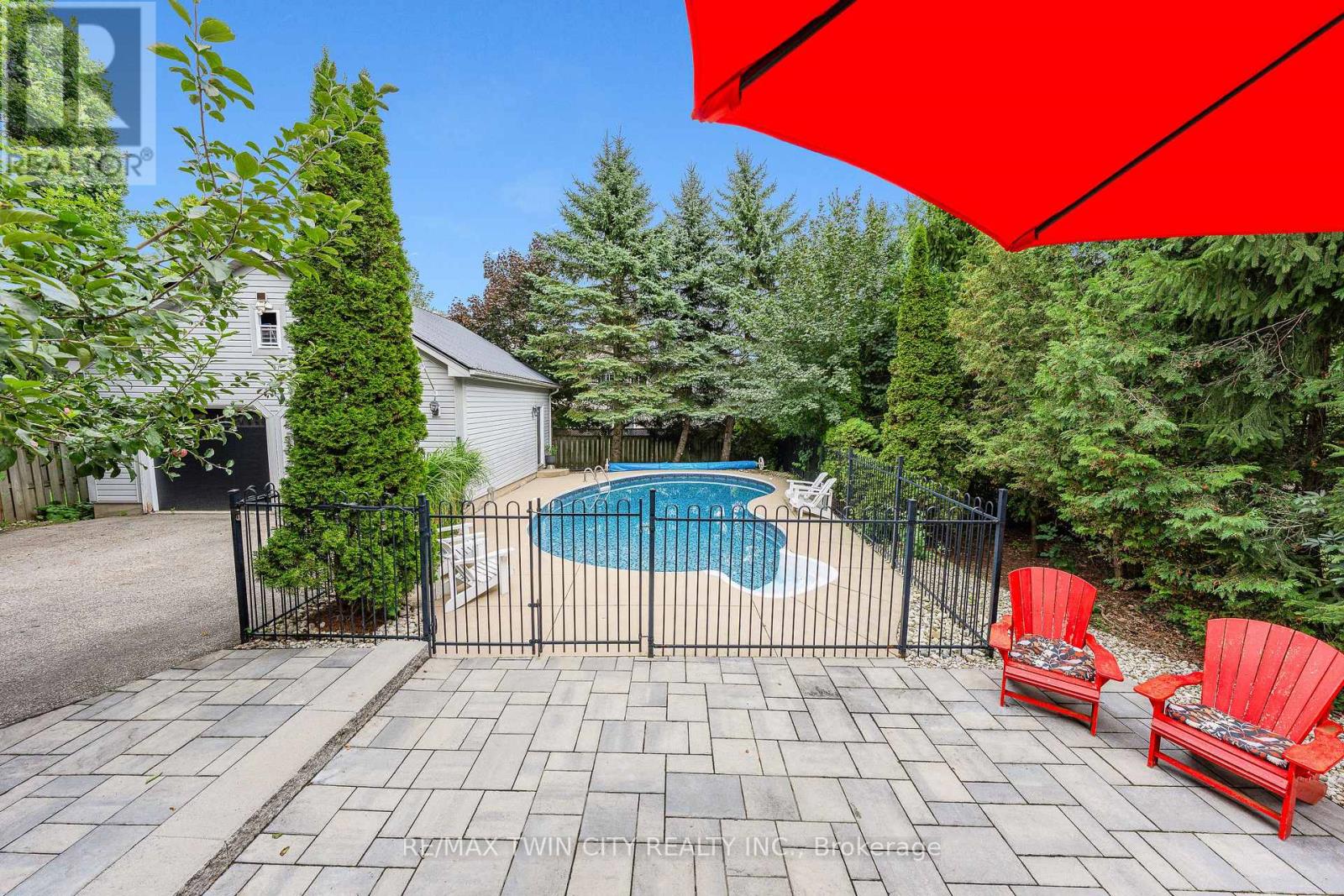 608 Bluenose Court, Waterloo, Ontario  N2K 4C5 - Photo 37 - X12985438