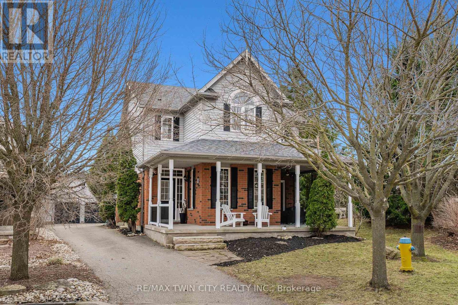 608 Bluenose Court, Waterloo, Ontario  N2K 4C5 - Photo 4 - X12985438