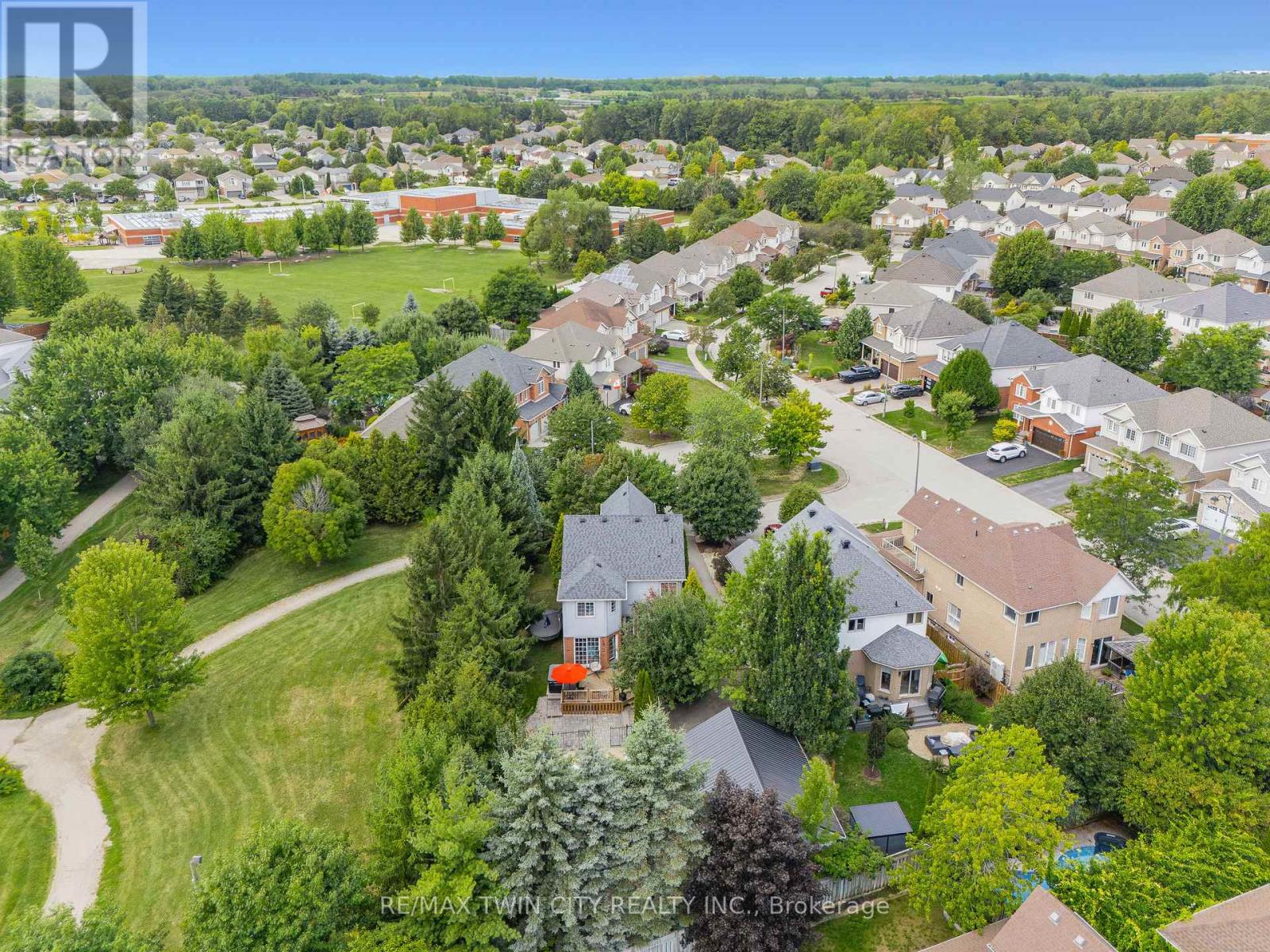 608 Bluenose Court, Waterloo, Ontario  N2K 4C5 - Photo 48 - X12985438