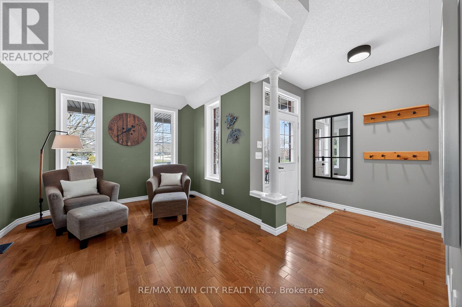 608 Bluenose Court, Waterloo, Ontario  N2K 4C5 - Photo 8 - X12985438