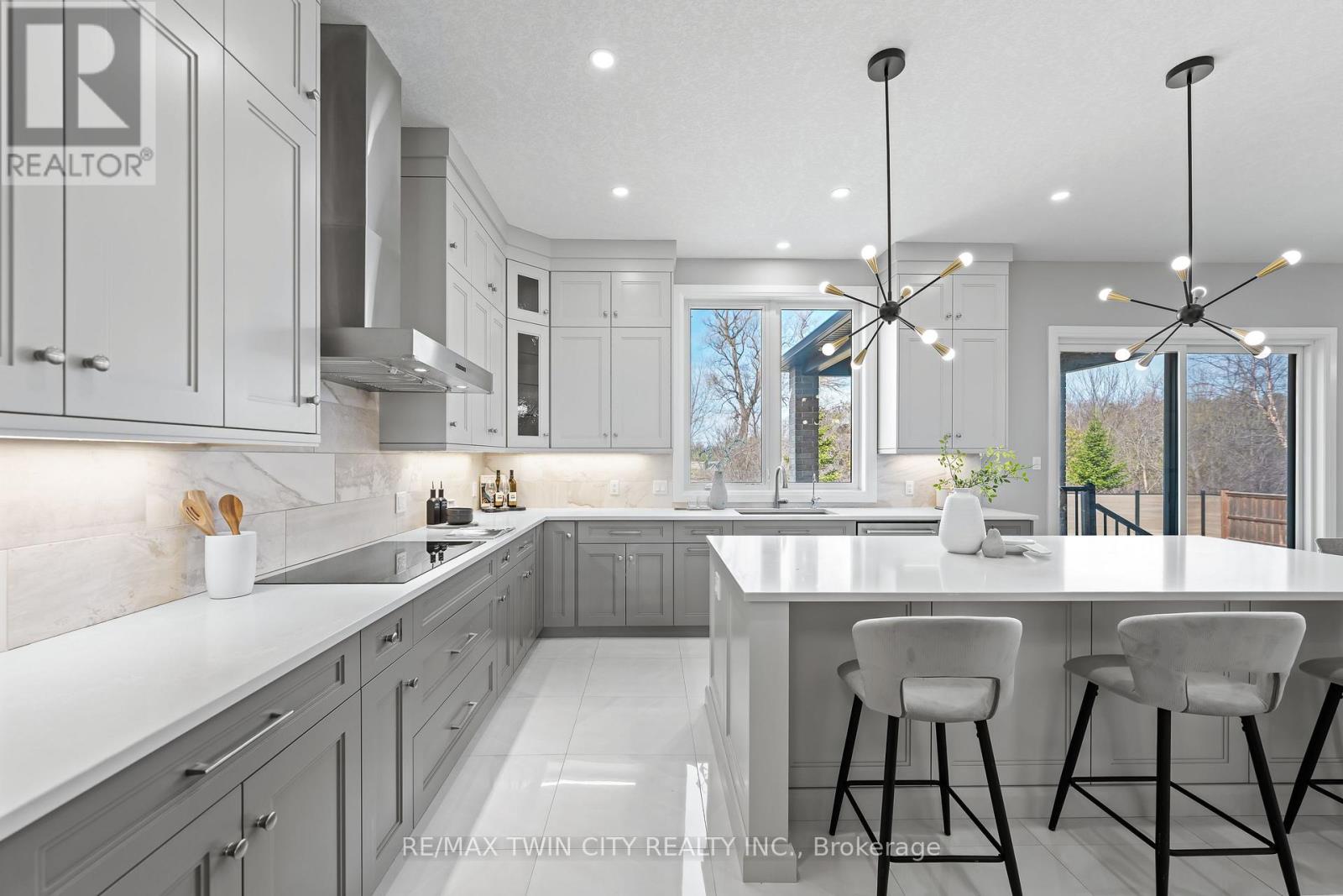 581 Manor Ridge Crescent, Waterloo, Ontario  N2K 0B4 - Photo 20 - X12985492