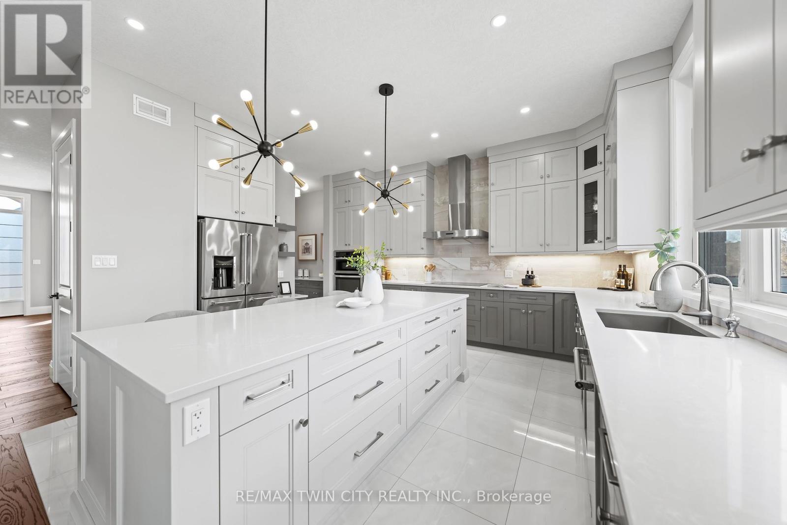 581 Manor Ridge Crescent, Waterloo, Ontario  N2K 0B4 - Photo 21 - X12985492