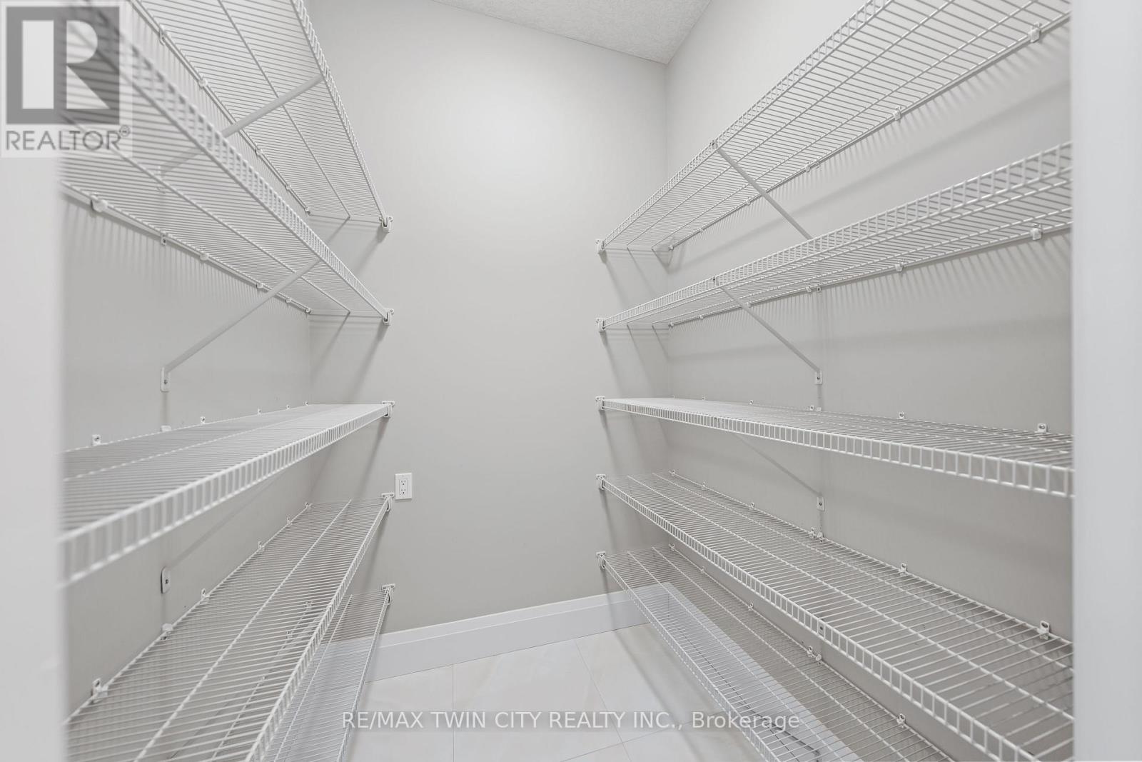 581 Manor Ridge Crescent, Waterloo, Ontario  N2K 0B4 - Photo 25 - X12985492