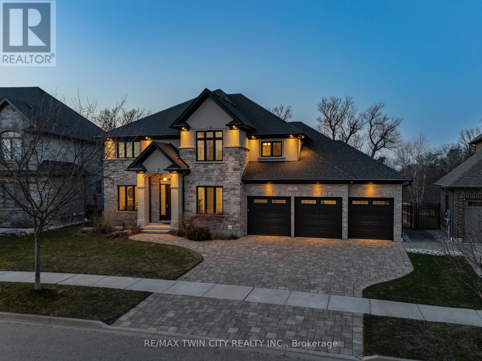 581 Manor Ridge Crescent, Waterloo, Ontario  N2K 0B4 - Photo 3 - X12985492