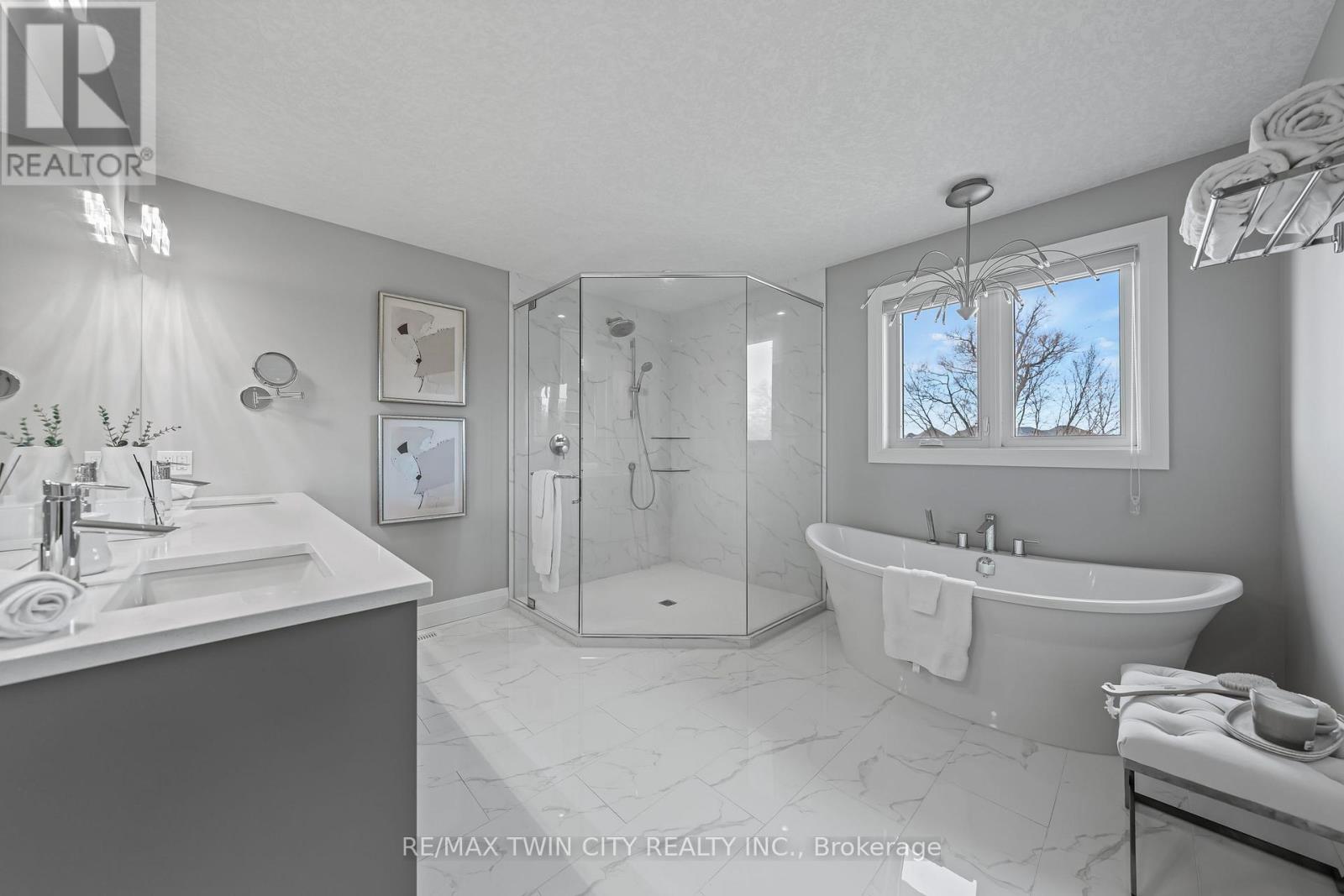 581 Manor Ridge Crescent, Waterloo, Ontario  N2K 0B4 - Photo 36 - X12985492