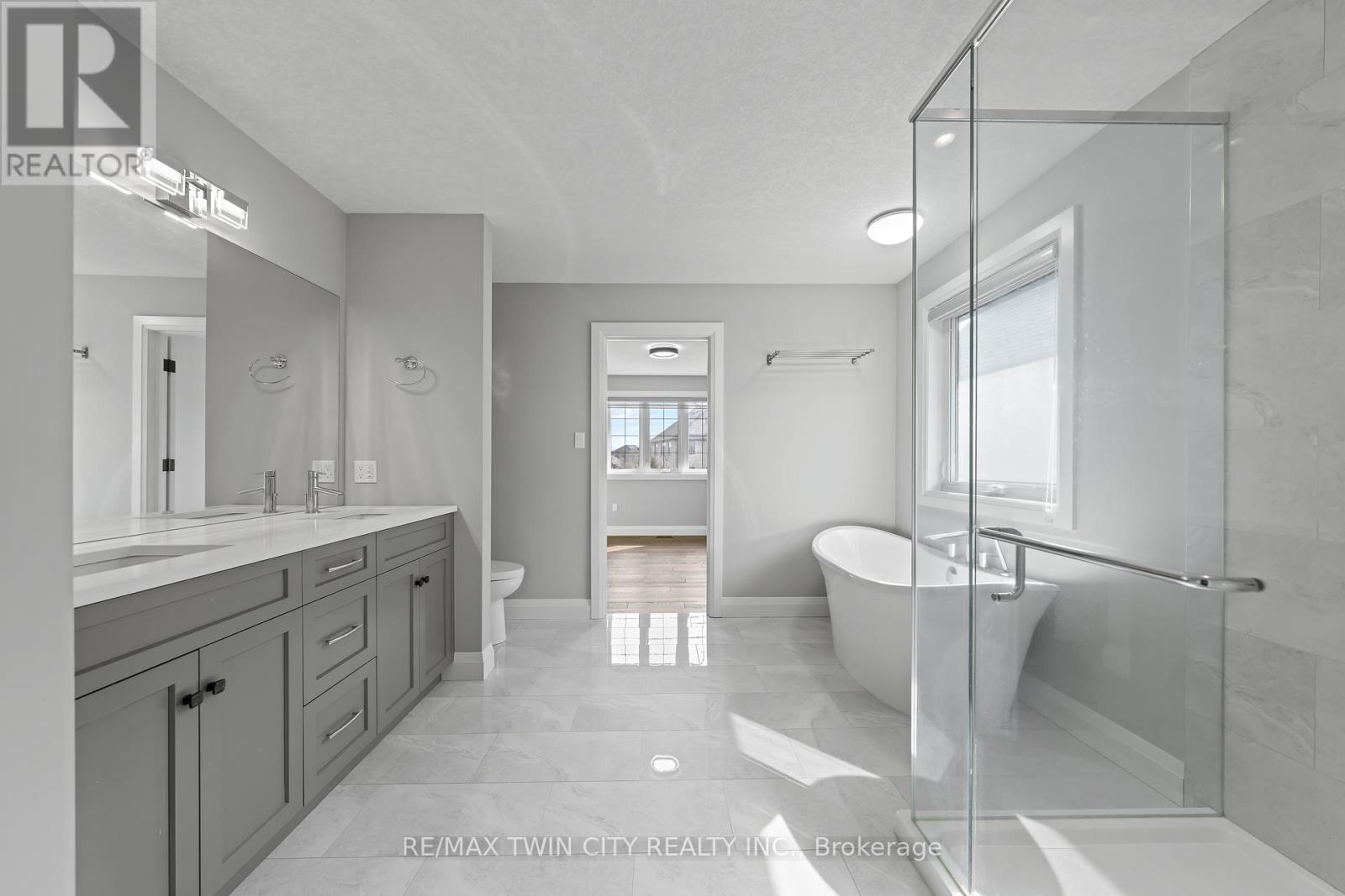 581 Manor Ridge Crescent, Waterloo, Ontario  N2K 0B4 - Photo 39 - X12985492