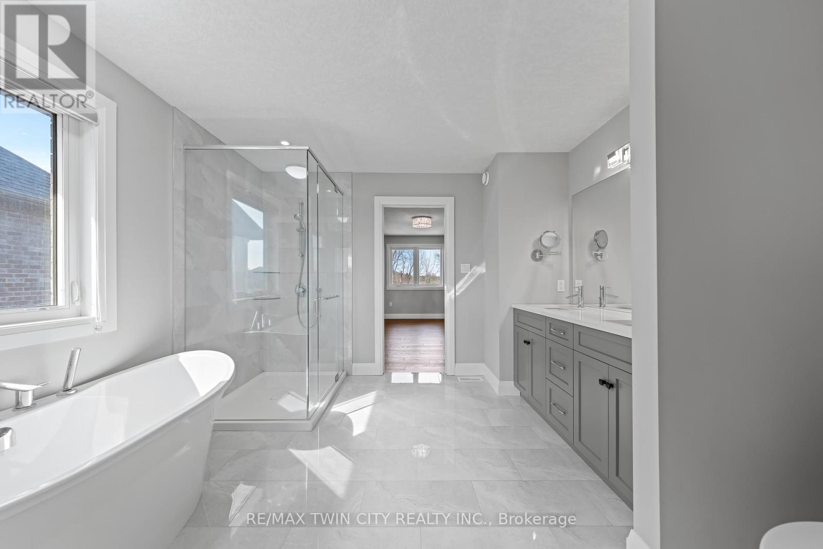 581 Manor Ridge Crescent, Waterloo, Ontario  N2K 0B4 - Photo 40 - X12985492