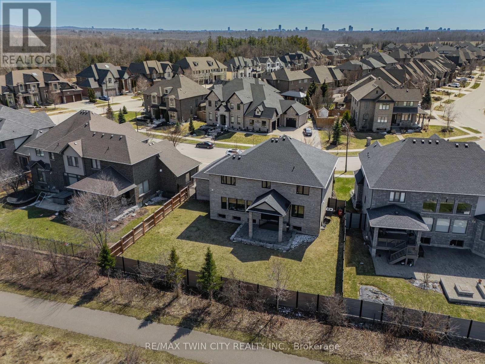 581 Manor Ridge Crescent, Waterloo, Ontario  N2K 0B4 - Photo 49 - X12985492