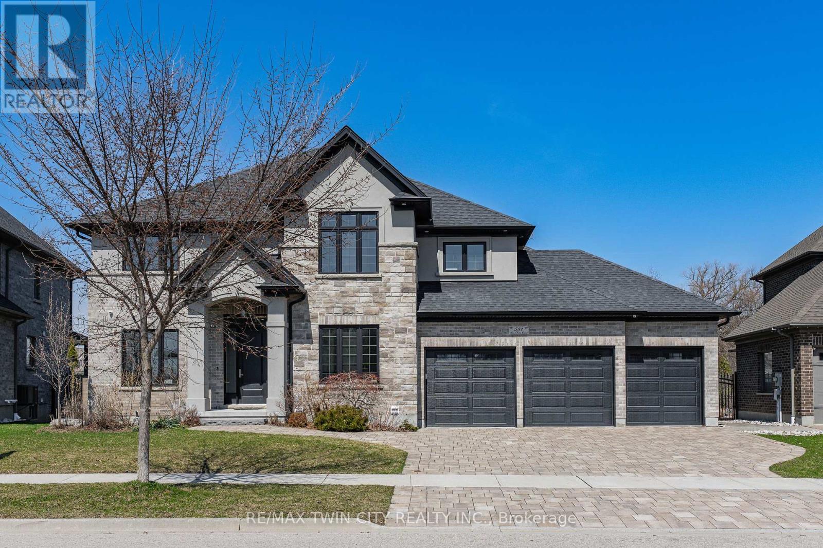 581 Manor Ridge Crescent, Waterloo, Ontario  N2K 0B4 - Photo 6 - X12985492