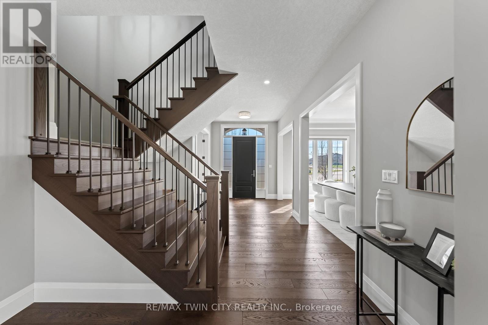 581 Manor Ridge Crescent, Waterloo, Ontario  N2K 0B4 - Photo 8 - X12985492